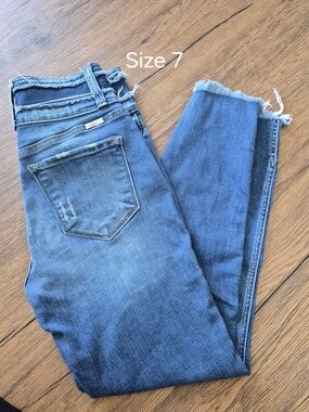 KanCan Women's Skinny Jeans - Medium Blue Wash